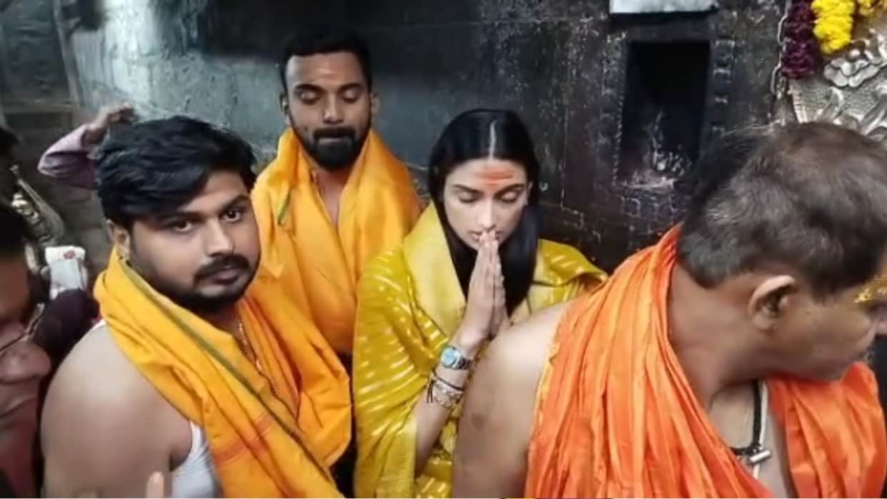 KL Rahul-Athiya Shetty visited Mahakal, saw Bhasma Aarti, worshiped Baba