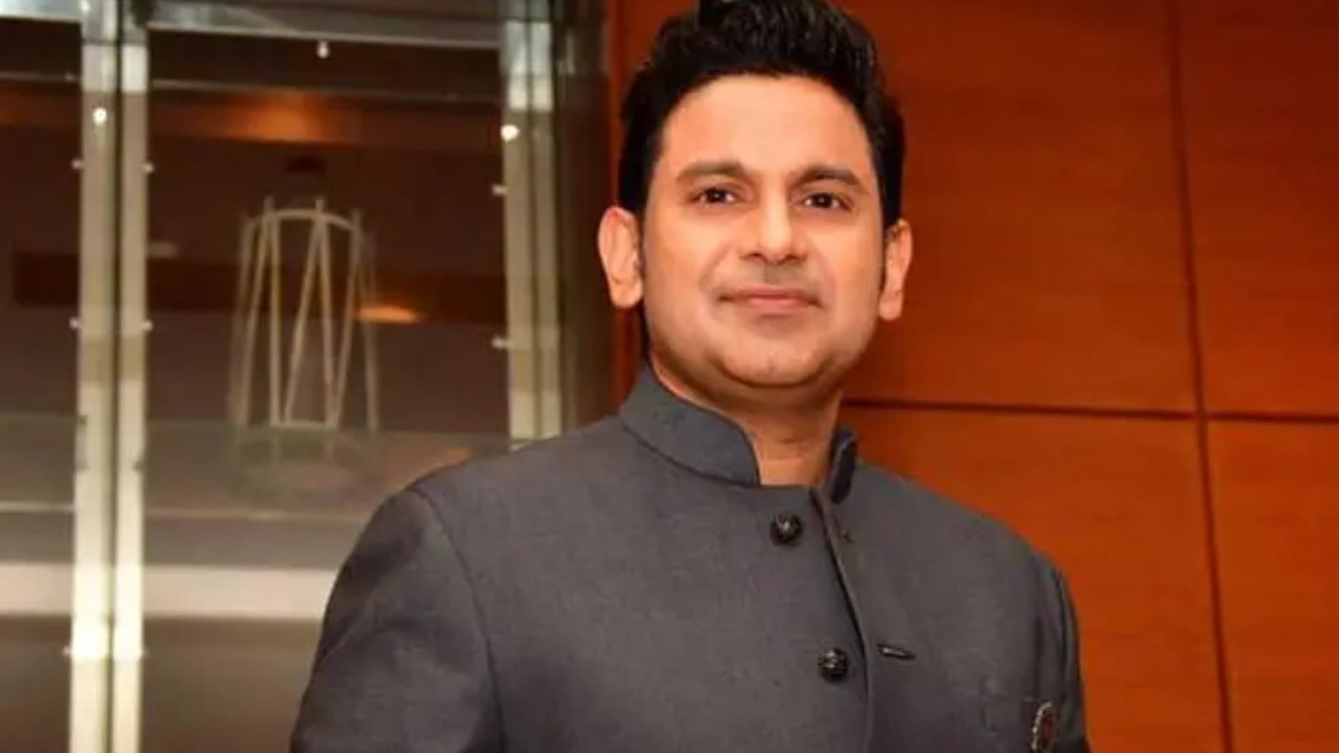 Manoj Muntashir Birthday Of Famous Bollywood Song lyricist Poet Know Some Unknown Facts About His Career