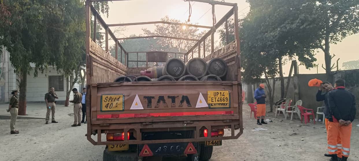 Meerut Gas Accident: Meerut Gas Tragedy:  dilapidated building will be demolished by vacating the ammonia gas