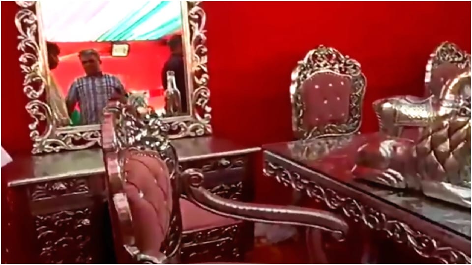 Rajasthans unique wedding, pali businessman gave silver sofa and bed in daughter wedding