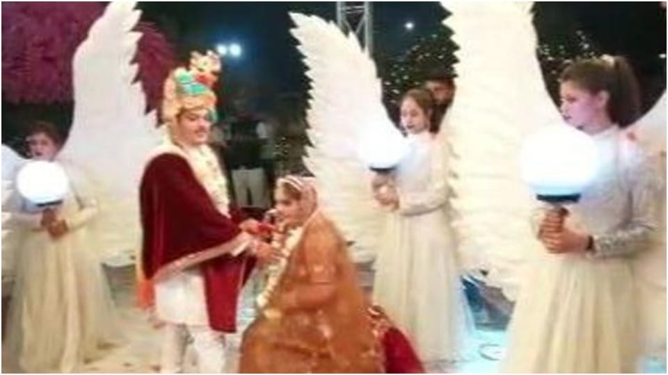 Rajasthans unique wedding, pali businessman gave silver sofa and bed in daughter wedding