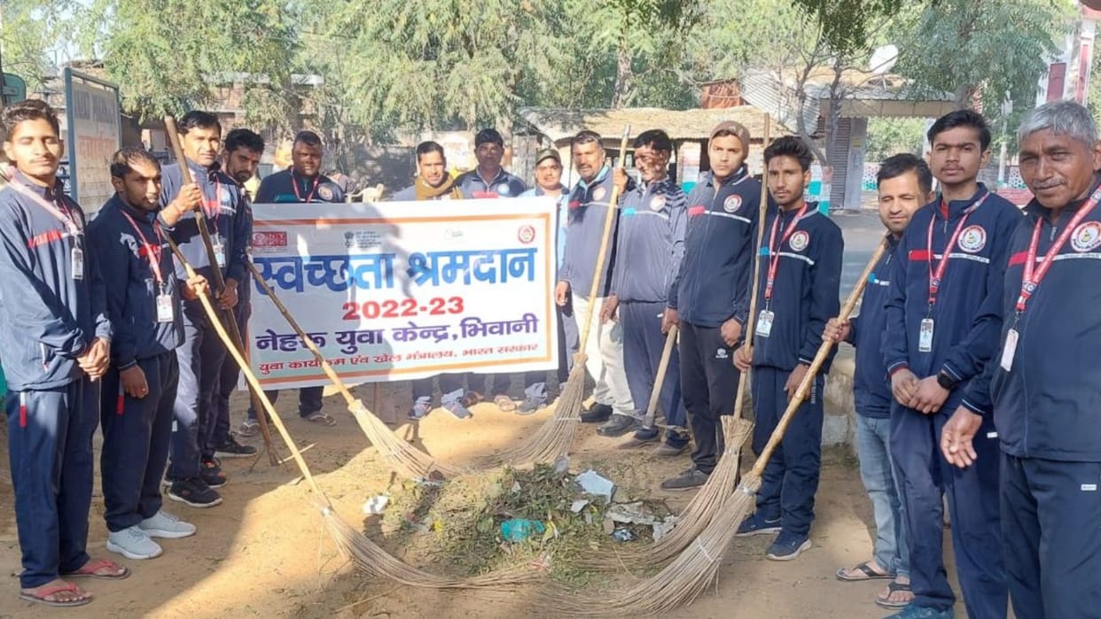 Prime Minister Narendra Modi praised the youth of Dulhedi for the cleanliness initiative
