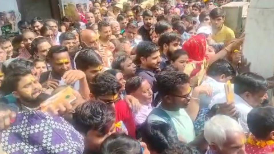 Devotees thronged Banke Bihari temple in Mathura to have darshan of deity