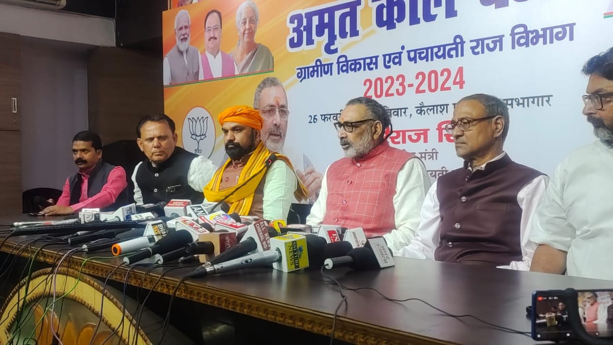 Bihar: Union Minister Giriraj Singh targets CM Nitish Kumar after Grand Alliance rally