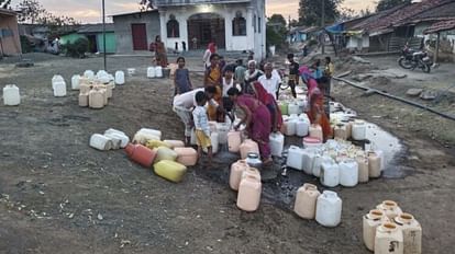 Water crisis in Manegaon, people yearning for drop of water, MLA MP is not taking care