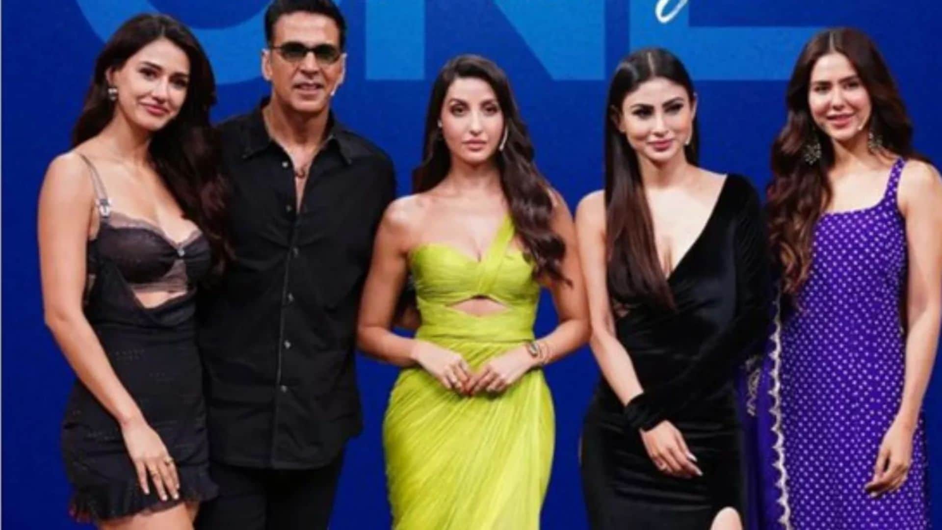 The Entertainers Akshay Kumar aparshakti kurana performed on tare gin gin song at stage see viral vedio
