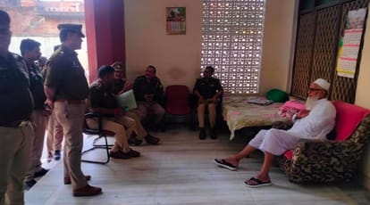 Chitrakoot police raid Abbas Ansari native house and Nikhat driver Niyaz house in ghazipur