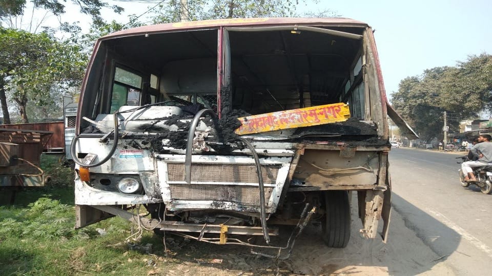 tractor trolley carrying sugar mill was hit by a roadways bus in Moradabad