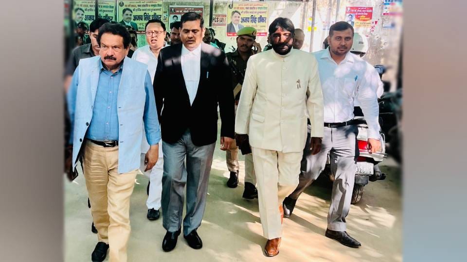MP-MLA court of Agra acquitted  38 people including Union Minister of State for Law SP Singh Baghel