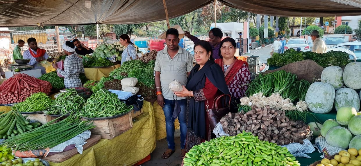 Bhopal News: Pesticide test in fruits and vegetables in Bhopal for the first time, food department took sample