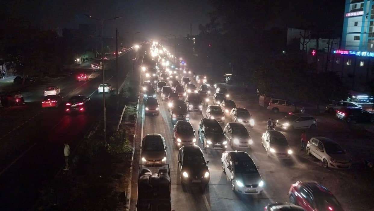 Meerut: 20 km long jam on the highway, thousands of vehicles stuck for hours in the midst of weddings