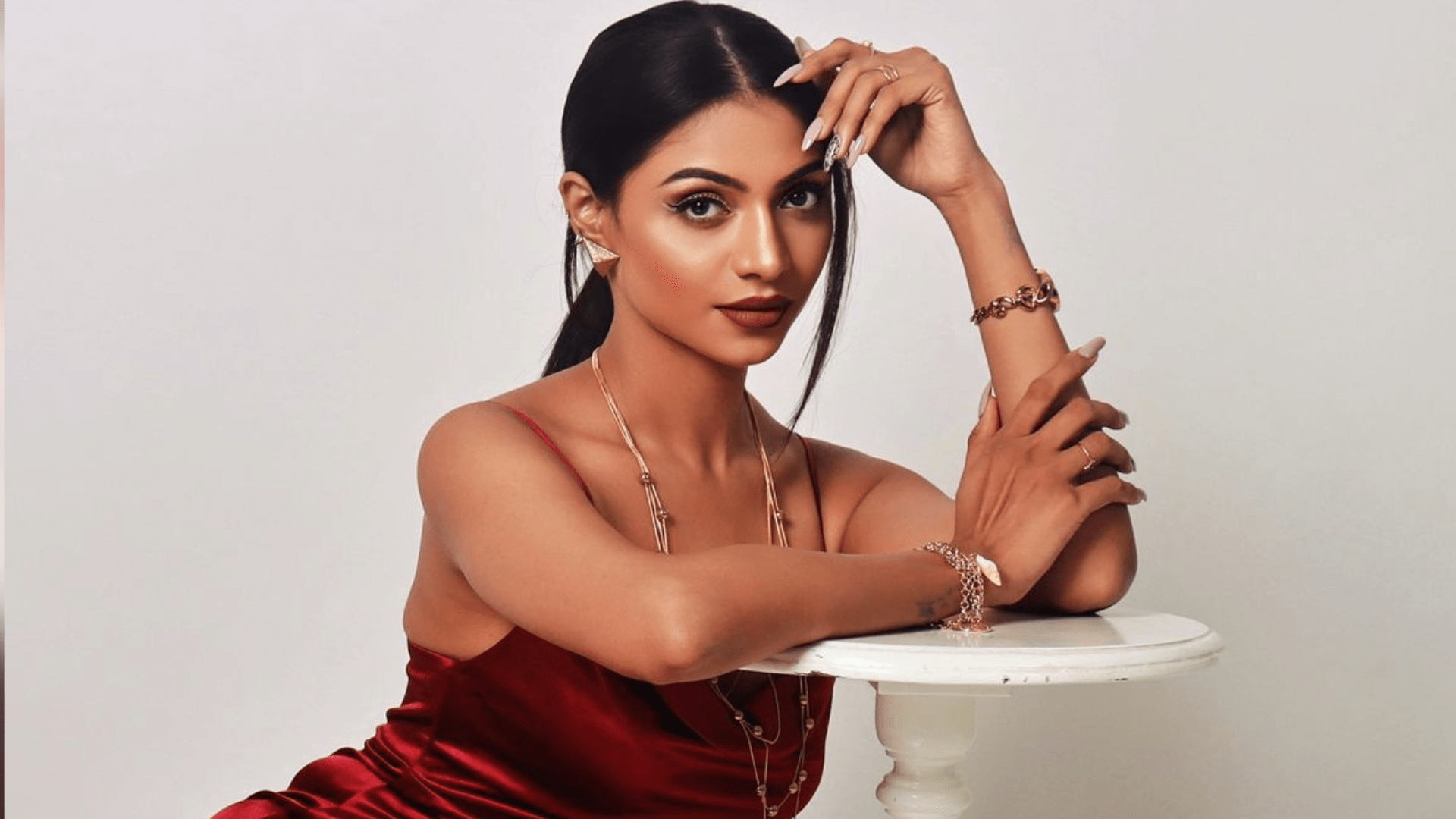 Model Nikkita Ghag announces to return the dada saheb Phalke international award gets applauds on social media