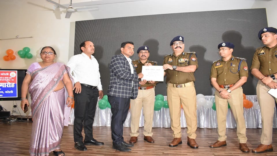 Newly appointed police sub-inspectors get appointment letters in bareilly