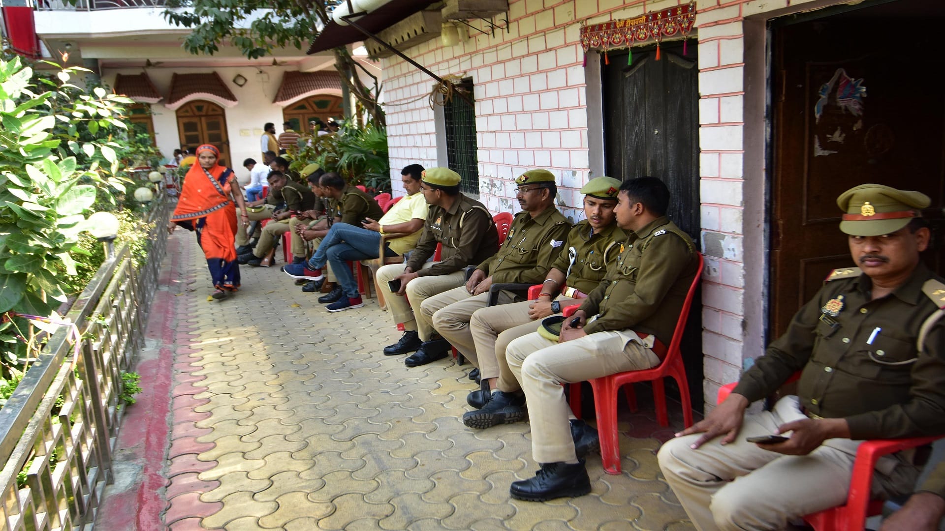 Umesh Pal Murder Case: STF raids in three states more than 40 suspects picked up