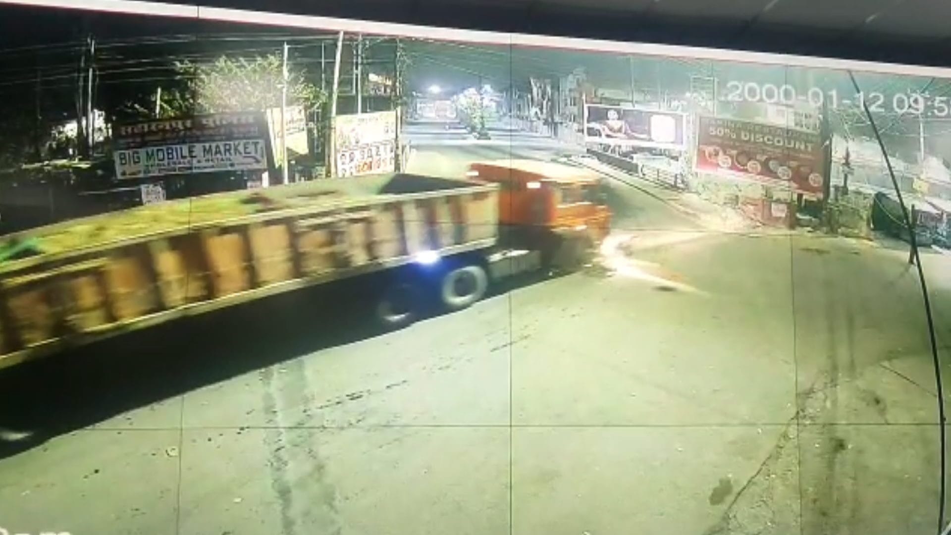 A young man has died in road accident by dumper in Saharanpur and see photos