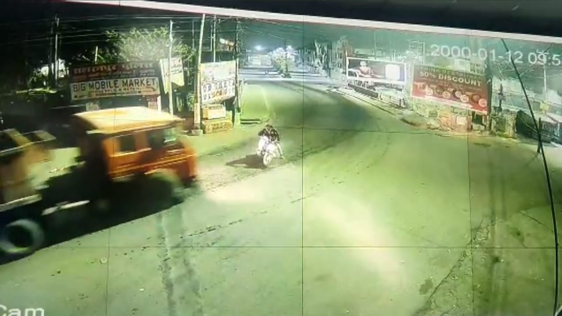 A young man has died in road accident by dumper in Saharanpur and see photos