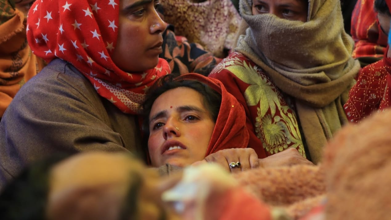 jammu kashmir: Terrorists shot Kashmiri Pandit Sanjay Sharma near his house