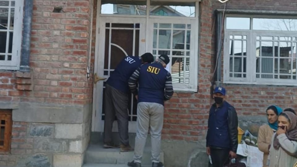 Jammu Kashmir SIU of Srinagar Police attaches 4 houses in Srinagar District