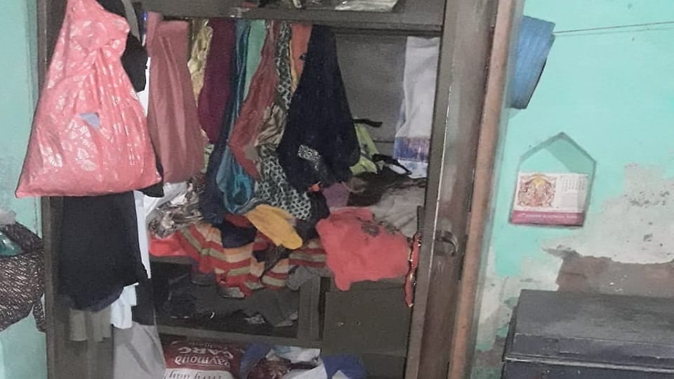 Grandmother and grandson unconscious in Ballabhgarh servants absconded with jewelry and cash worth lakhs