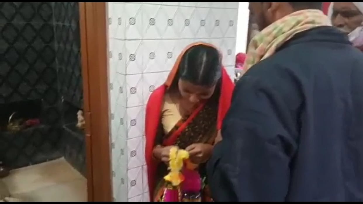 boy done love marriage with girlfriend before arranged marriage with another girl