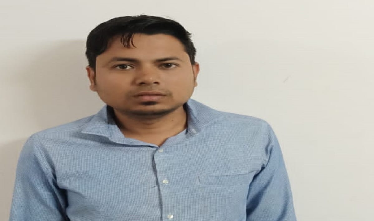 KVS TGT PGT Scam Aptech company city head Manish Rastogi arrested in varanasi