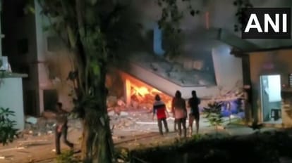Gujarat: वलसाड में केमिकल कंपनी में ब्लास्ट, दो की मौत, दो घायल; इमारत का एक हिस्सा गिरा blast at company