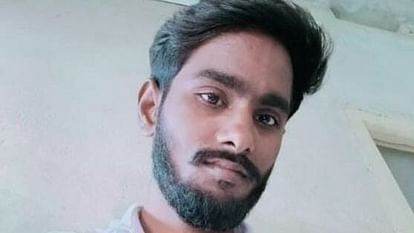 Bihar: सीतामढ़ी में रिटायर्ड दरोगा के बेटे का मर्डर, दोनों हाथ काटकर लाश को नदी किनारे फेंका मृतक आदित्य कुमार का प्रोफाइल फोटो
