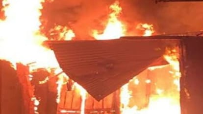 MP News: पसंद की सब्जी न बनाने से पति हुआ नाराज, पहले पत्नी को पीटा और फिर घर मे लगा दी आग सांकेतिक तस्वीर