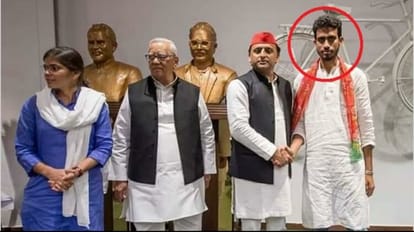 Prayagraj : उमेश पाल हत्याकांड के मुख्य साजिशकर्ता सदाकत खान का पूर्व सीएम अखिलेश के साथ फोटो वायरल उमेश पाल हत्याकांड के मुख्य साजिशकर्ता सदाकत खान का पूर्व सीएम अखिलेश यादव के साथ वायरल फोटो।