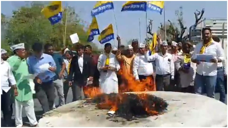 Aam Aadmi Party workers Protest in Ajmer against the arrest of Manish Sisodia