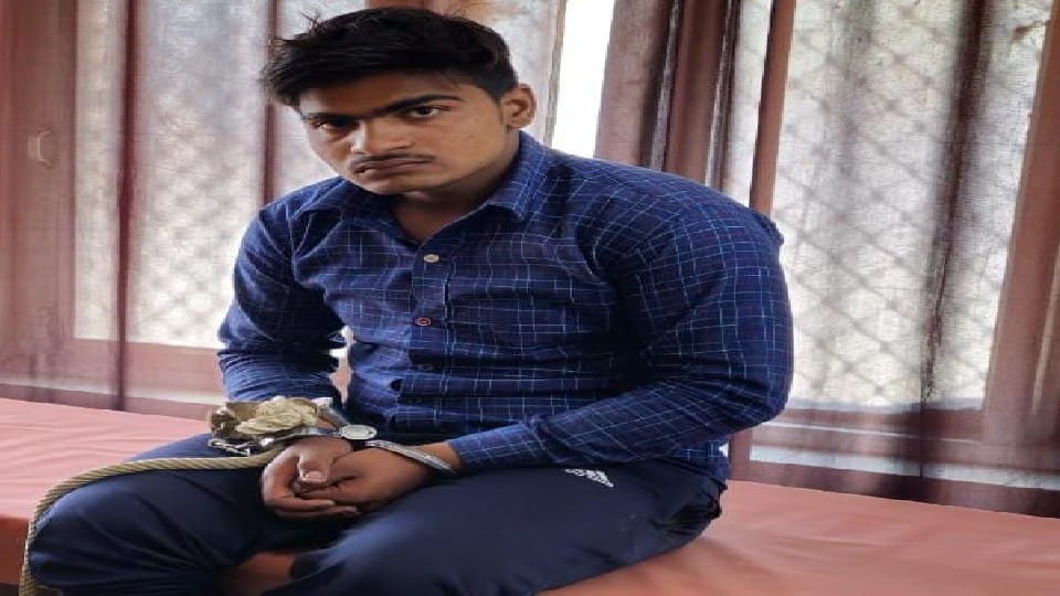 Police arrested gangster in encounter who absconding from court premises in pilibhit