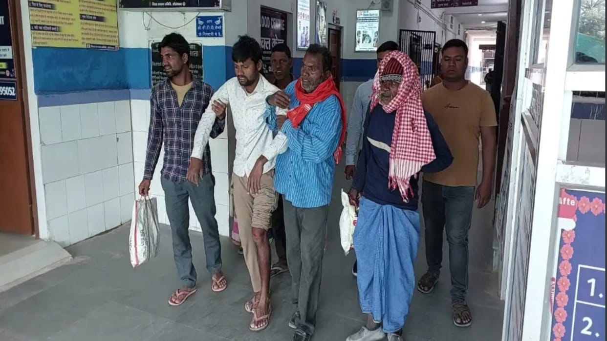 Aurangabad Many people injured in Aurangabad auto overturn
