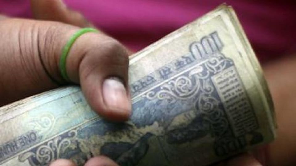 UP Police constables clash in Bareilly police post over bribe money