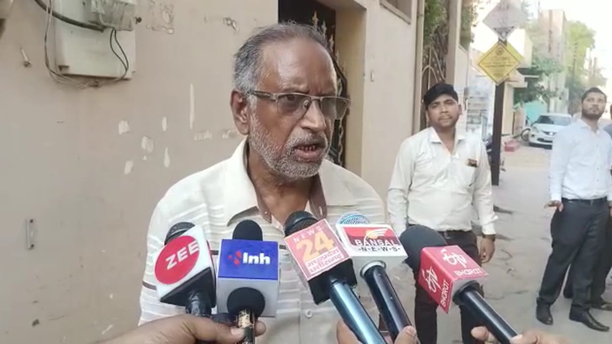 scooty riding miscreants looted rupees from an elderly in bilaspur
