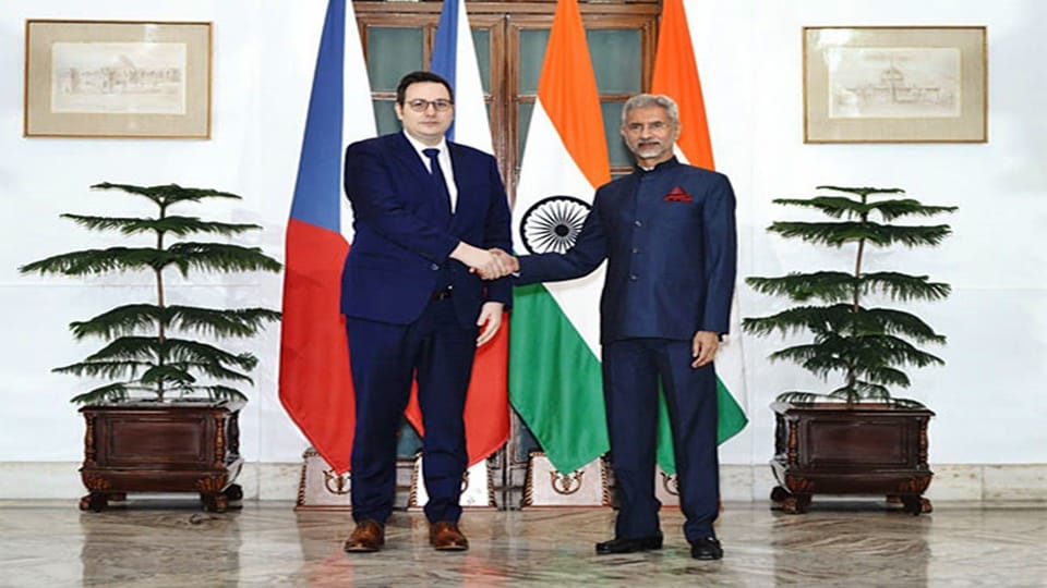 EAM Jaishankar, Czech Foreign Minister Jan Lipavsky discuss opportunities in business, defence