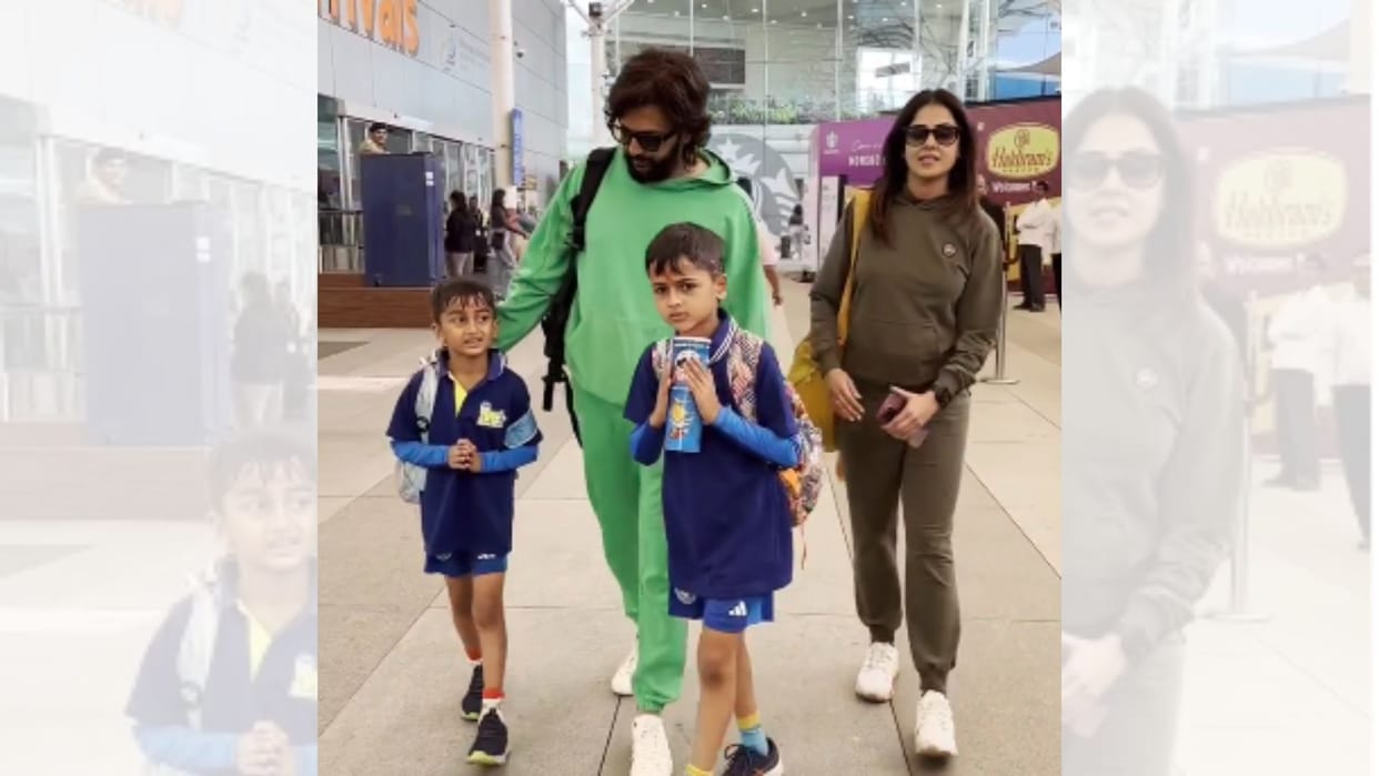riteish deshmukh genelia dsouza kids doing namaste to paparazzi netizens says ye hain sanskaar