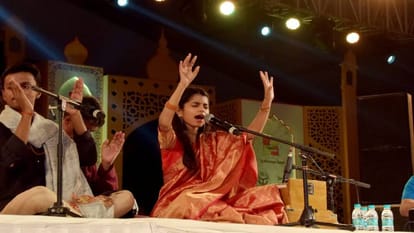 Renowned singer Maithili Thakur performed in Taj Mahotsav at Agra