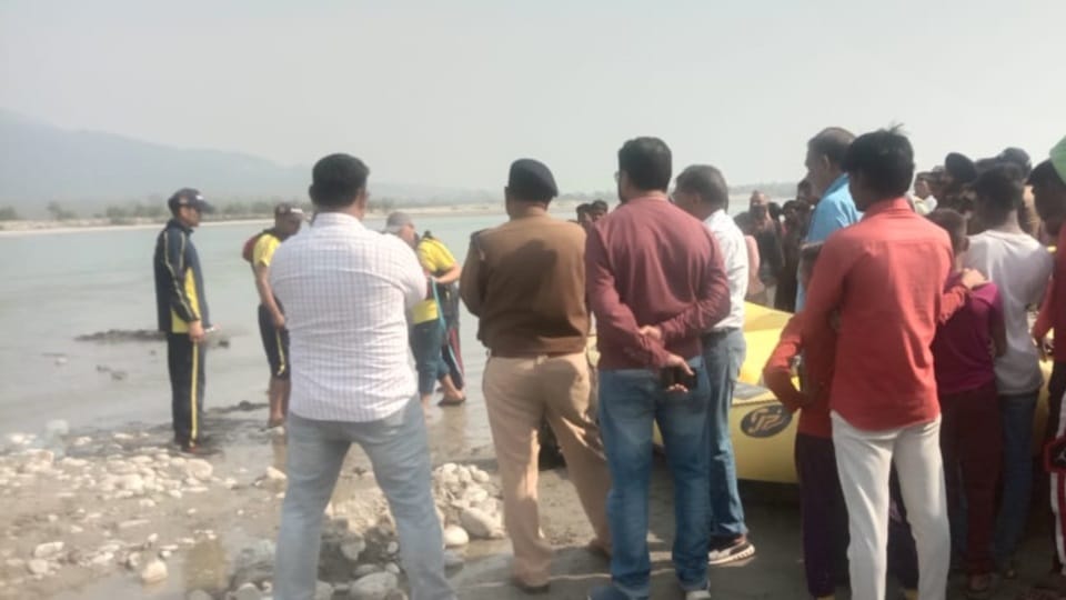 Uttarakhand News Two teenage boys drown into Sharda river in Tanakpur