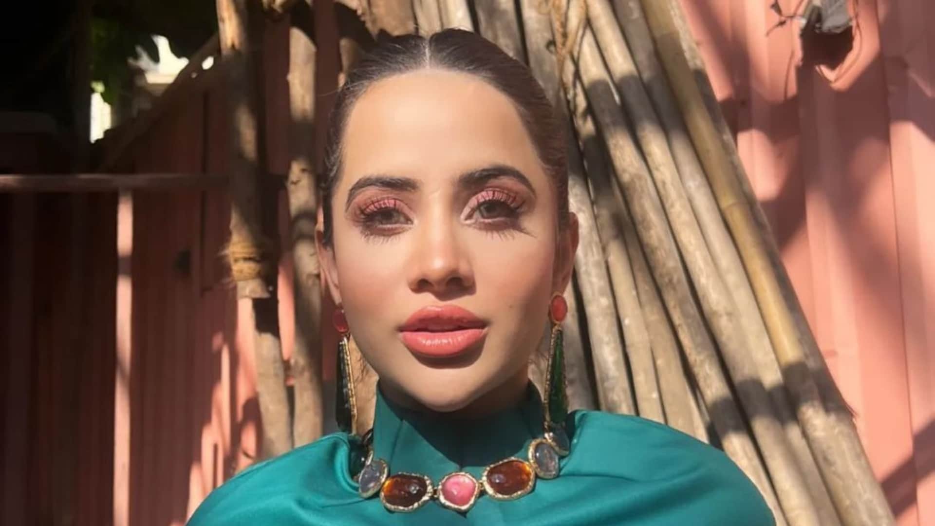 Uorfi Javed aka Urfi reveals her Childhood experience and share how Fashion and Makeup becomes her pain killer