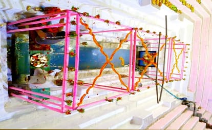 Rangbhari Ekadashi 2023 Uttarabhimukh Gomukh will be seen in Kashi varanasi on Manikarnika Ghat