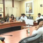 जिलाधिकारी सूर्यपाल गंगवार ने होली की तैयारियों को लेकर बैठक की।