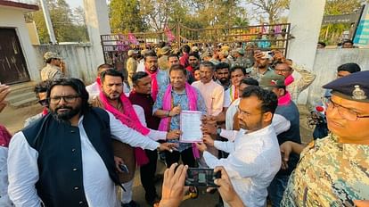 अमित जोगी का बड़ा आरोप: 20 साल में DMF में हुआ 14 हजार करोड़ का घोटाला, ईडी और सीबीआई से करेंगे जांच की मांग अमित जोगी व कांग्रेस कार्यकर्ता