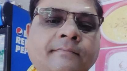 दोषी रेवेन्यू इंस्पेक्टर।