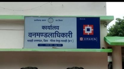 मरवाही वन परिक्षेत्र में हाथियों की दस्तक: ग्रामीण के घर में रखा तीन क्विंटल खा गए चावल, दीवार भी तोड़ दी कोरबा के मरवाही वन परिक्षेत्र में हाथियों ने दस्तक दी है।
