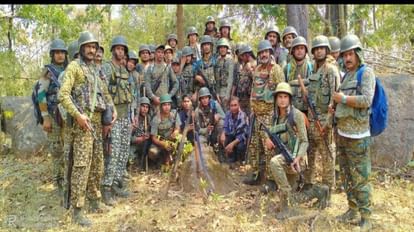 राजनांदगांव: ITBP और जिला बल की टीम को मिली सफलता, नक्सलियों द्वारा जंगल में छिपाकर रखी राइफल और भरमार बरामद ITBP और जिला बल की संयुक्त टीम को मिली सफलता।
