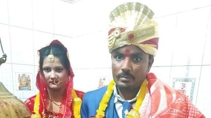 Bihar : खगड़िया में दो शादीशुदा महिलाओं को एक-दूसरे के पति से हुआ प्यार, फिर एक्सचेंज ऑफर नीरज और रुबी ने मंदिर में शादी कर ली।