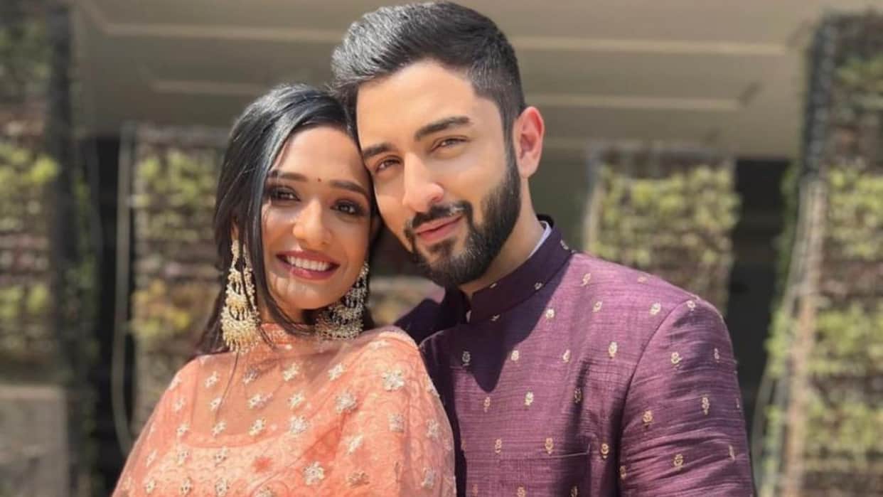 tv show Bhagya Lakshmi completed 500 episodes celebs expressed gratitude to audience aishwarya khare rohit