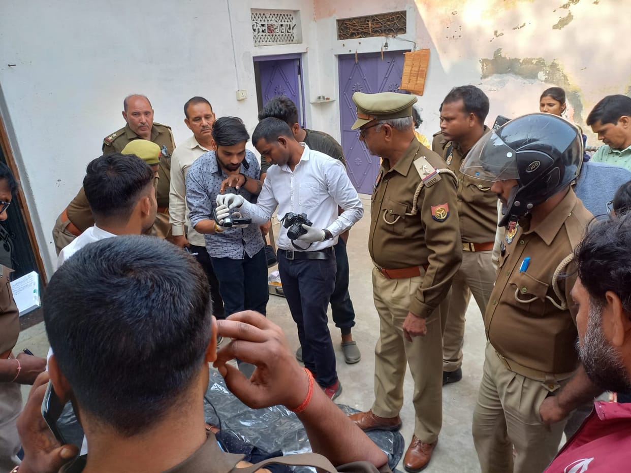 Dead body of a young man found hanging with the help of cable in brother's in-laws house, created a stir