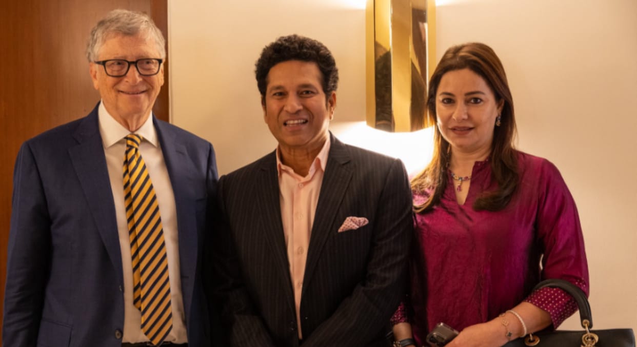 Sachin Tendulkar meets Bill Gates in Mumbai fans say two legends together news in hindi
