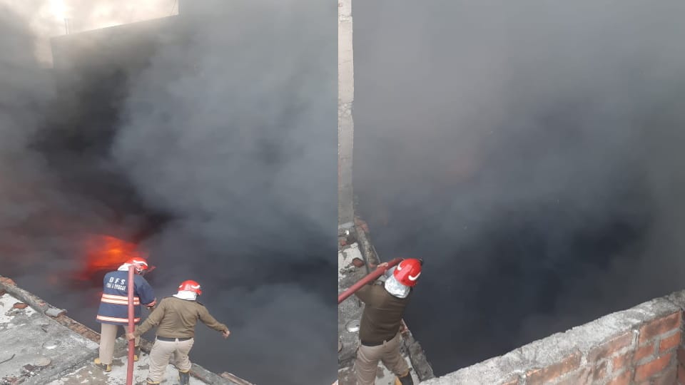 Delhi fire breaks out in factory near pul bangash metro jaipur golden transport many fire tenders at spot